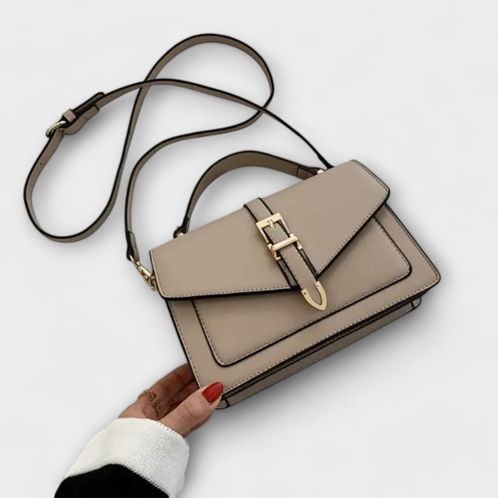 Apolonie klassische Schultertasche, beige mit Klappdeckel und Metall-Schnalle