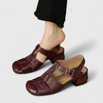 Elegante Ledersandalen in Dunkelbraun mit breitem Riemenwerk und Metallschnalle, Blockabsatz
