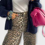 Jeans mit Leopardenmuster, hoher Bund, Knopf- und Reißverschluss vorn