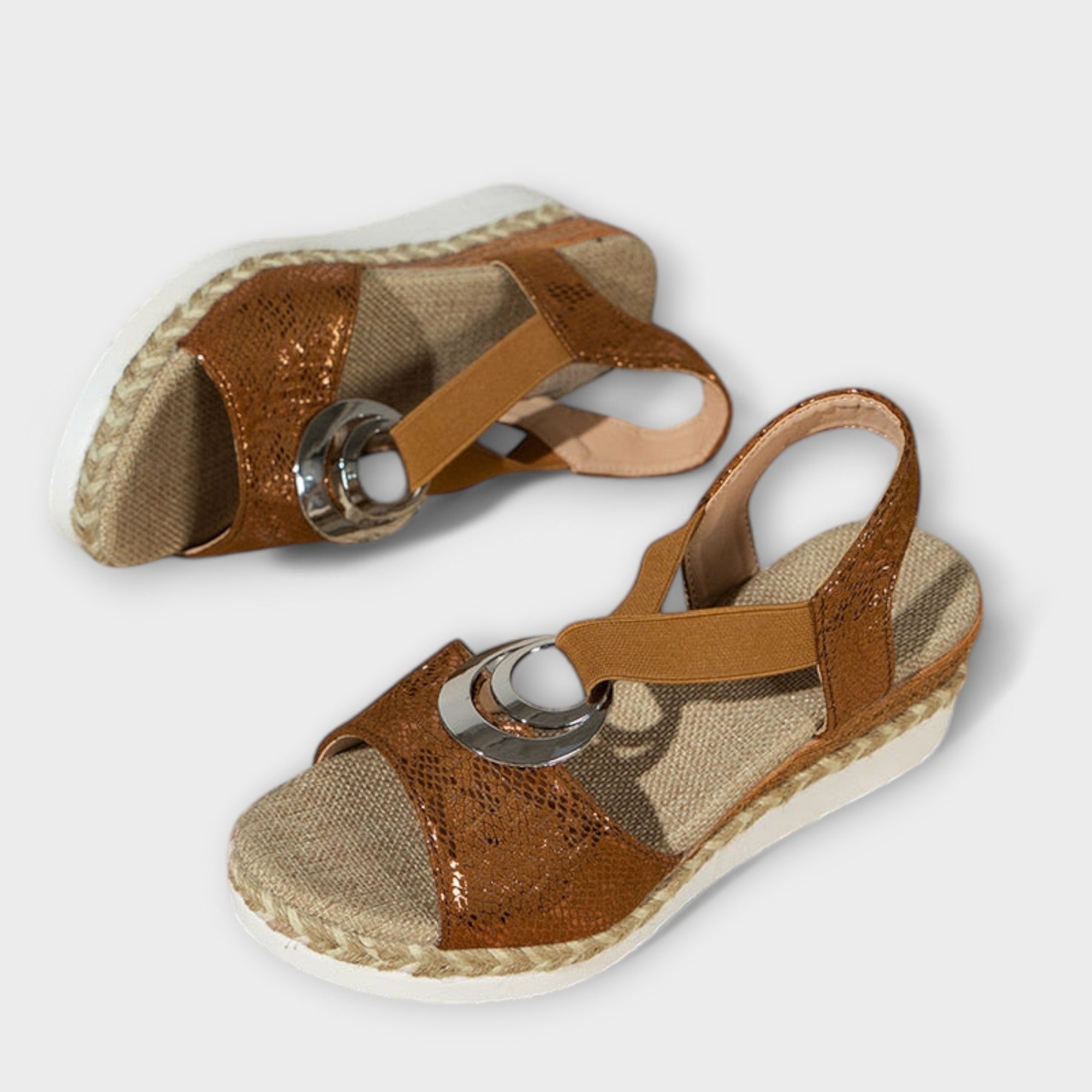 Freizeit-Sandalen mit Keilabsatz, braunes Glitzergewebe mit breitem Riemen und Schnalle