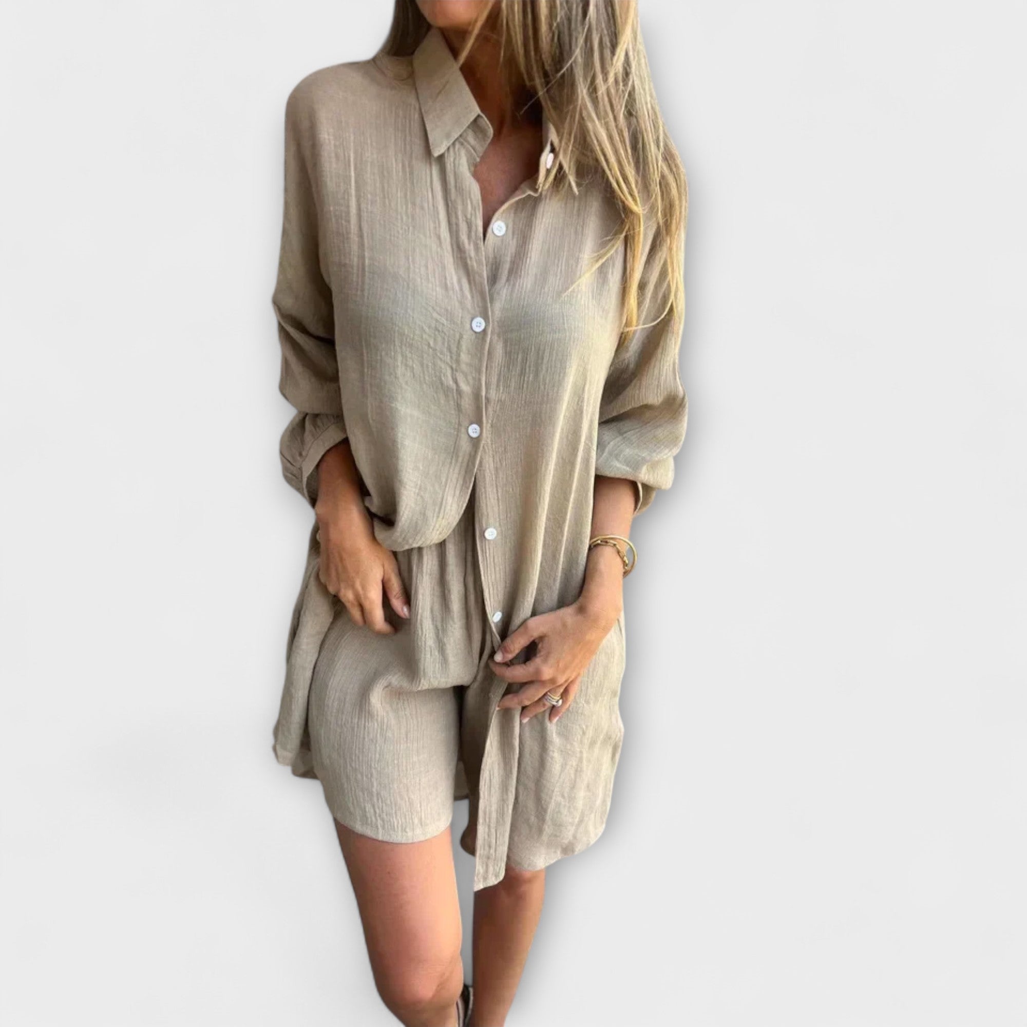 Beiges Blusen-Shorts-Set mit Knopfleiste, lockerer Passform und kurzen Shorts