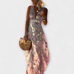 Fließendes Maxikleid mit V-Ausschnitt, ärmellos; mauve-pink mit goldenen Pailletten-Details