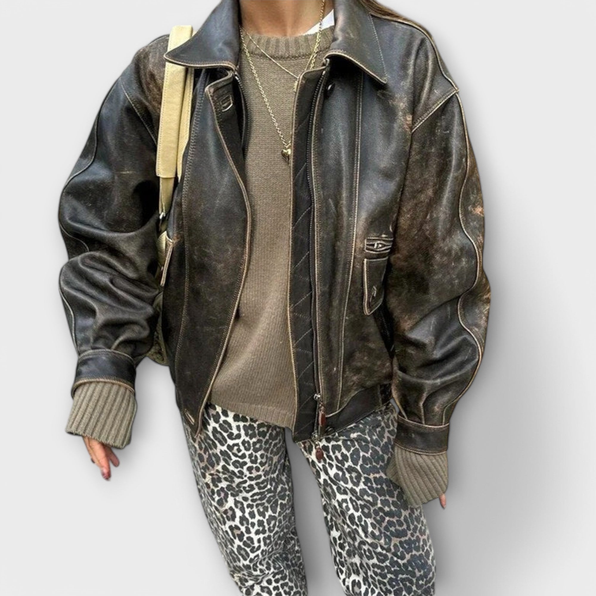 Jeans mit Leopardenmuster, entspannte Passform, sichtbarer Knopf vorn am Bund