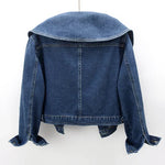 Rückansicht MINEA Denim-Jacke blau mit Passe, Knopfleiste und Taschen