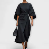 Elegantes Kleid mit Ärmeln, taillierter Gürtel, knielang, schwarz, fließender Drapéffekt