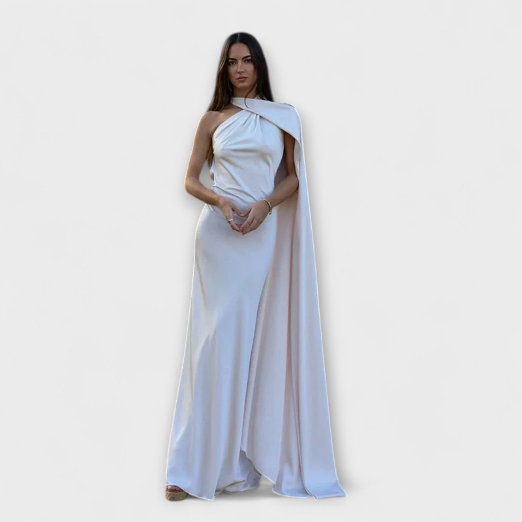 Weißes Maxikleid mit Neckholder und drapierten Schultern, bodenlang