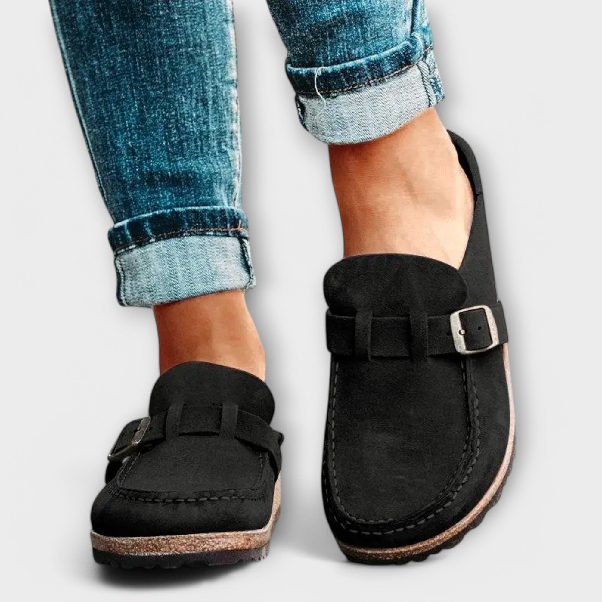 Orthopädischer Damenschuh schwarz mit Zierschnalle, Wildlederoptik