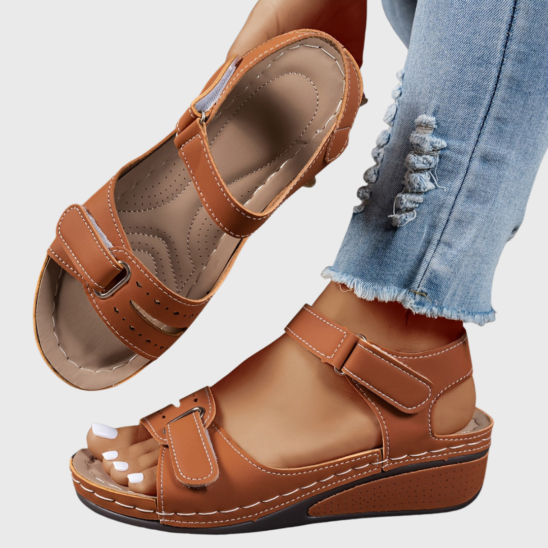 Orthopädische Sandalen, Terrakotta Braun, Klett- und Riemenverschluss, gepolsterte Sohle