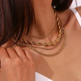 Hélène – Golden Necklace with Spot Accents