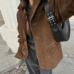 Matilda Jacke braun, Reverskragen, aufgesetzte Tasche vorn, Knopfleiste