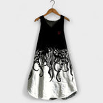 Ärmelloses Tank-Kleid mit schwarzem Oberteil und weißem Octopus-Motiv