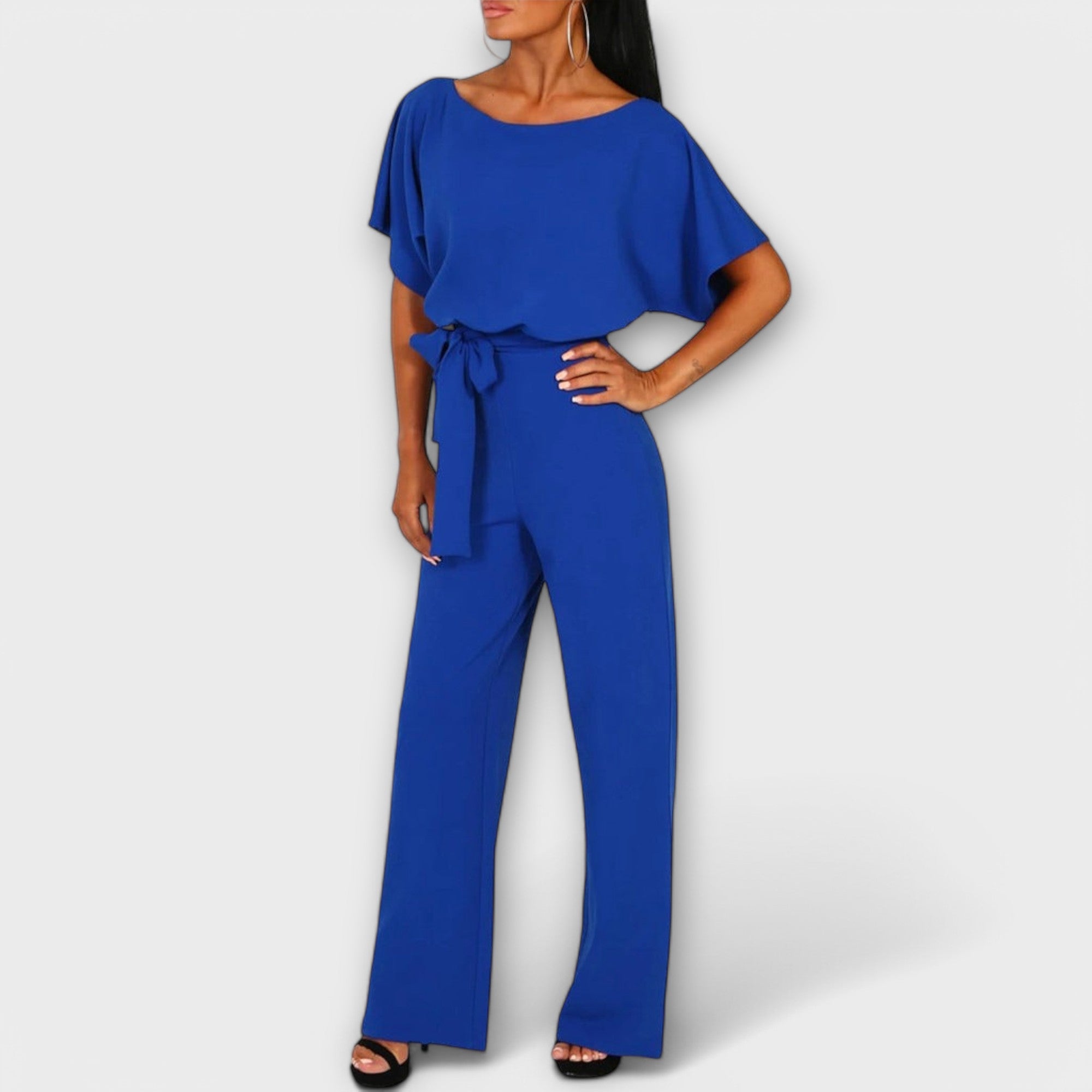 Blauer Jumpsuit mit weiten Beinen, lockerem Rundhalsausschnitt und Bindegürtel in der Taille