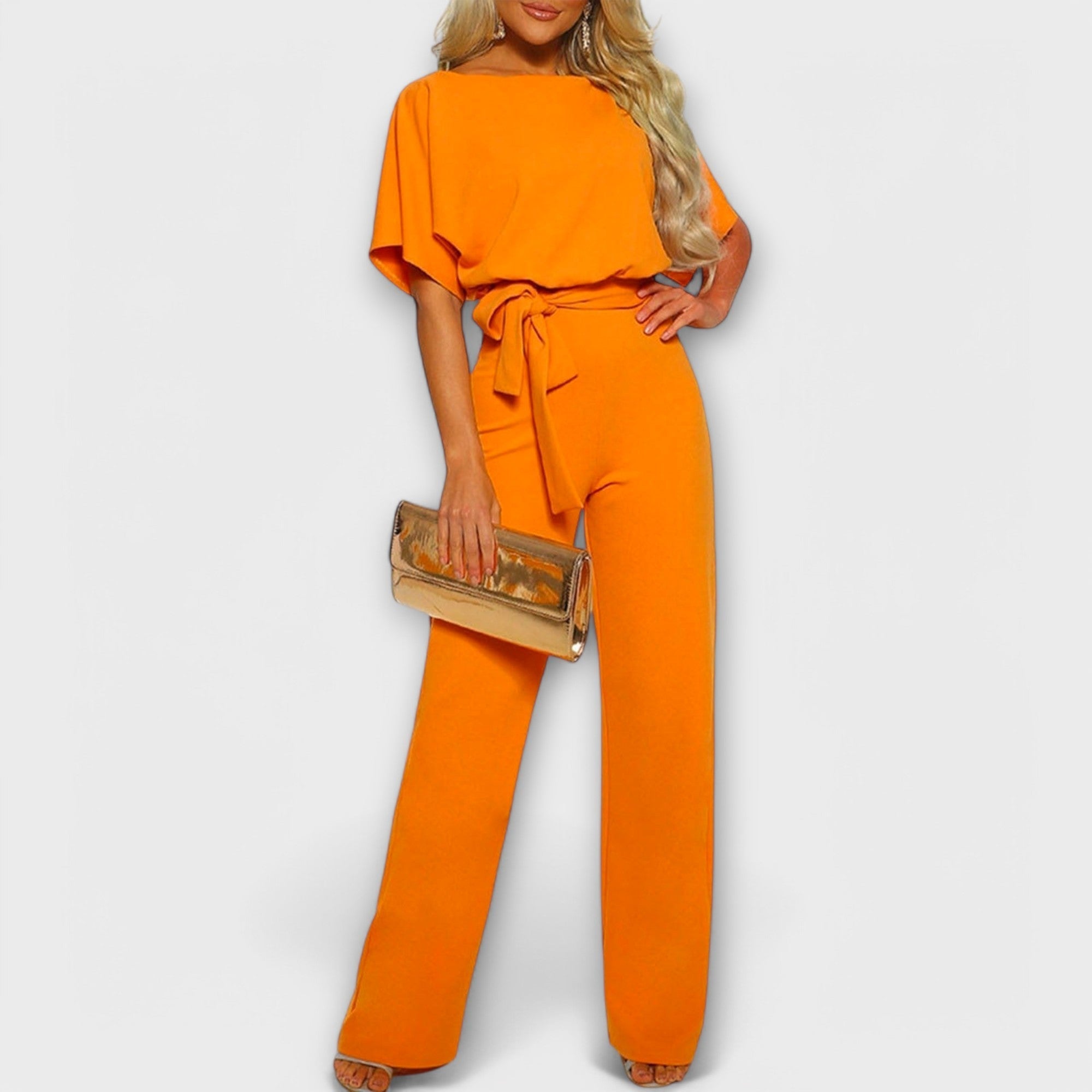 Oranger Jumpsuit mit weiten Beinen, Bindebund in der Taille und kurzer, weicher Ärmelpartie