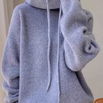 Hellblauer Kapuzenpullover mit Kordelzug, gerippte Strickstruktur an Front und Ärmel