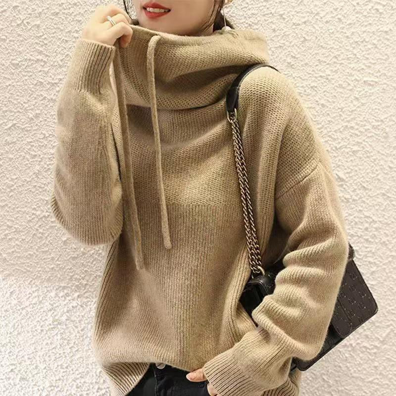 Khakifarbener Kapuzenpullover mit Kordelzug und gerippten Bündchen aus Strick