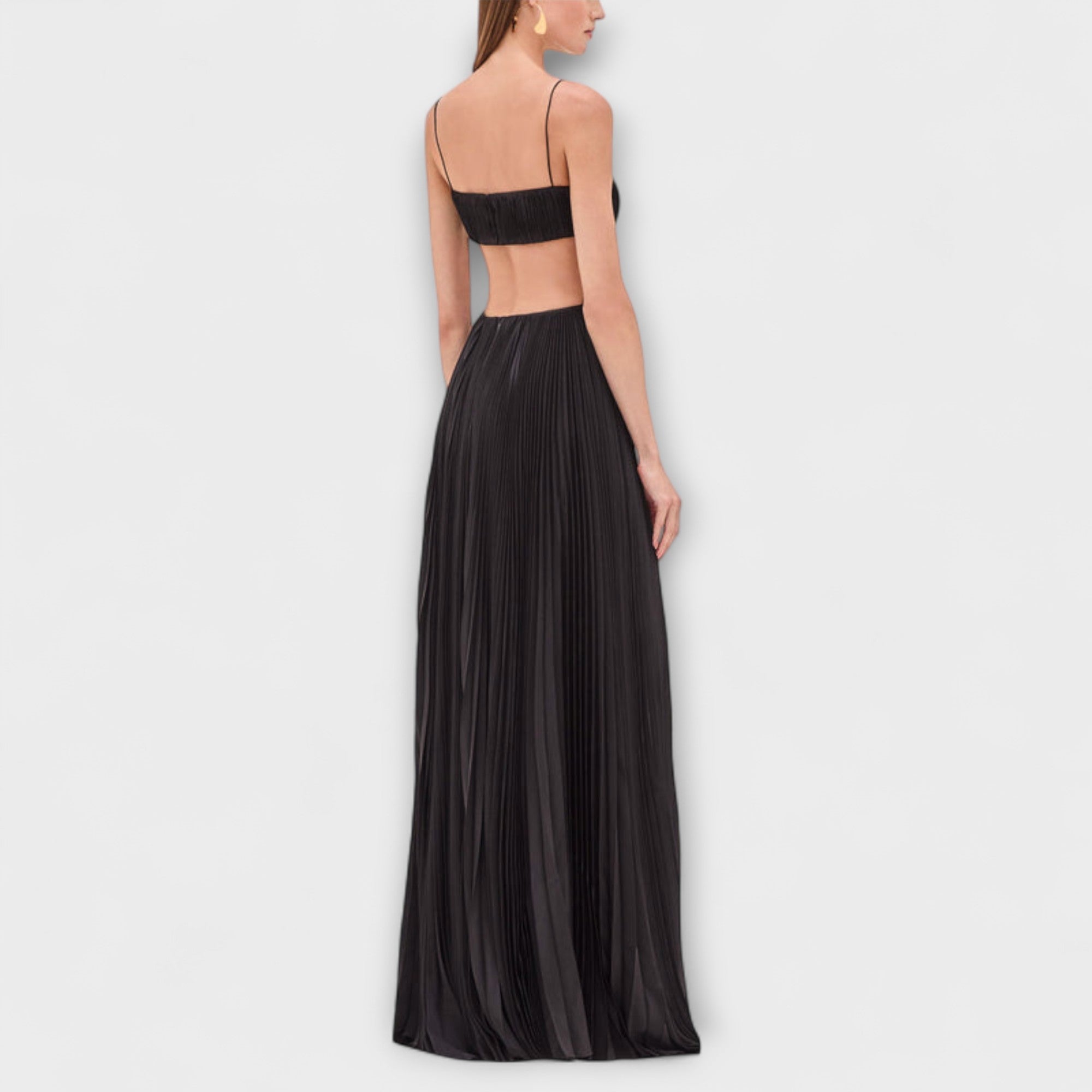 Schwarzes Maxikleid im Plissee mit offenem Rücken und breitem oberen Band