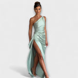 Hellmintgrünes One-Shoulder-Maxikleid mit Satinoptik und Beinschlitz