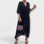 Chiffonkleid mit V-Ausschnitt, dunkelblau, Wickeloptik mit Bindegürtel, leicht fallender Saum