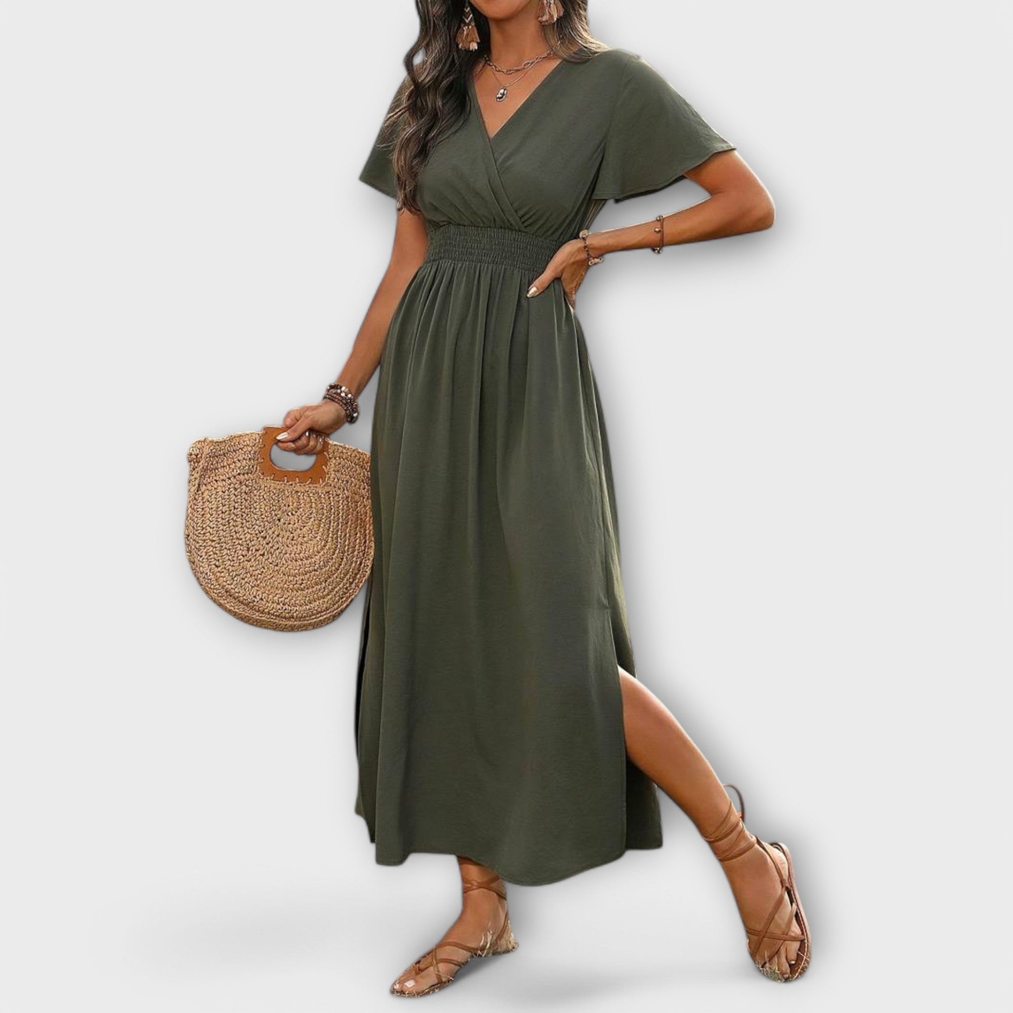 Olivenfarbenes Boho-Maxikleid mit V-Ausschnitt, Wickeloptik und seitlichem Schlitz