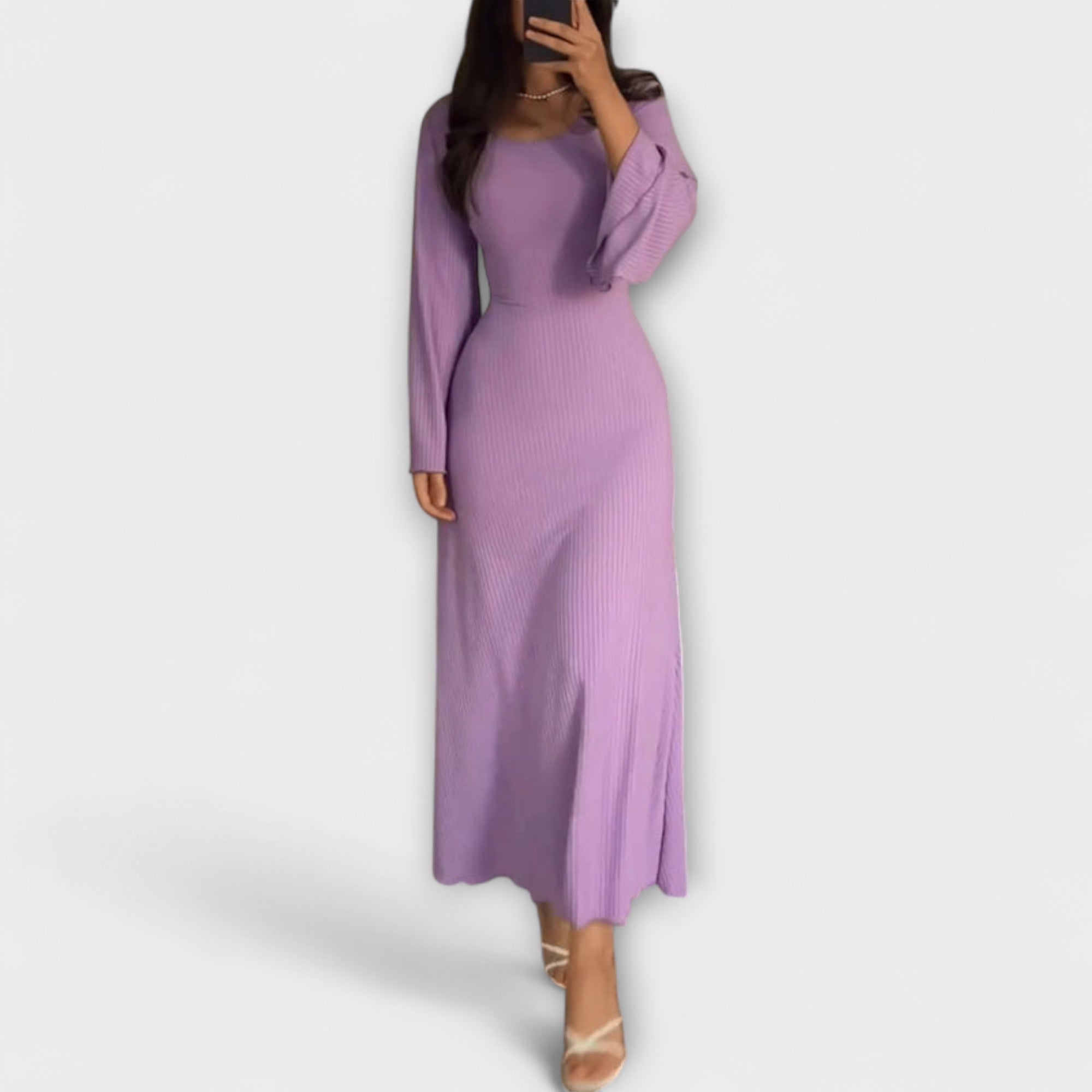 Lila Strickkleid mit langen Ärmeln und Taillendetail, gerippter Stoff, Midilänge