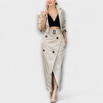 Beige Midi-Jacke mit Gürtel, Knöpfen und Taschen, seitlichem Schlitz