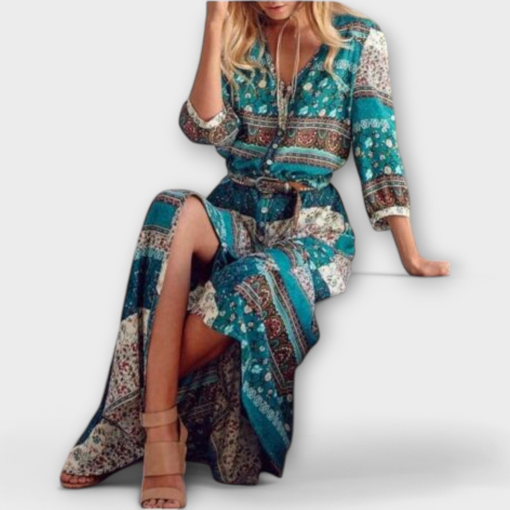 Cariba Boho-Midikleid türkis gemustert mit V-Ausschnitt, Gürtel und seitlichem Schlitz