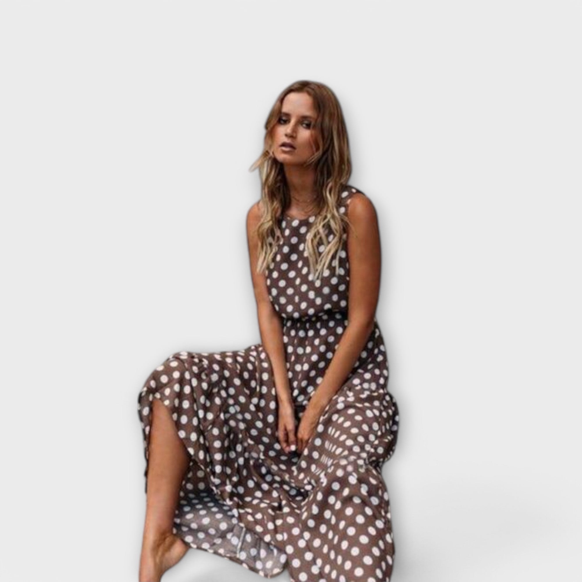 Boho-Midikleid mit Tupfen, ärmellos, V-Ausschnitt und weitem, gerafftem Rock