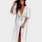 Boho-Midikleid in Weiß mit V-Ausschnitt, Spitzeinlagen und Schnürdetail vorn