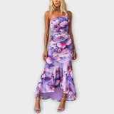 Maxikleid mit einseitiger Raffung, lila-blauer Blumenprint, schmale Träger
