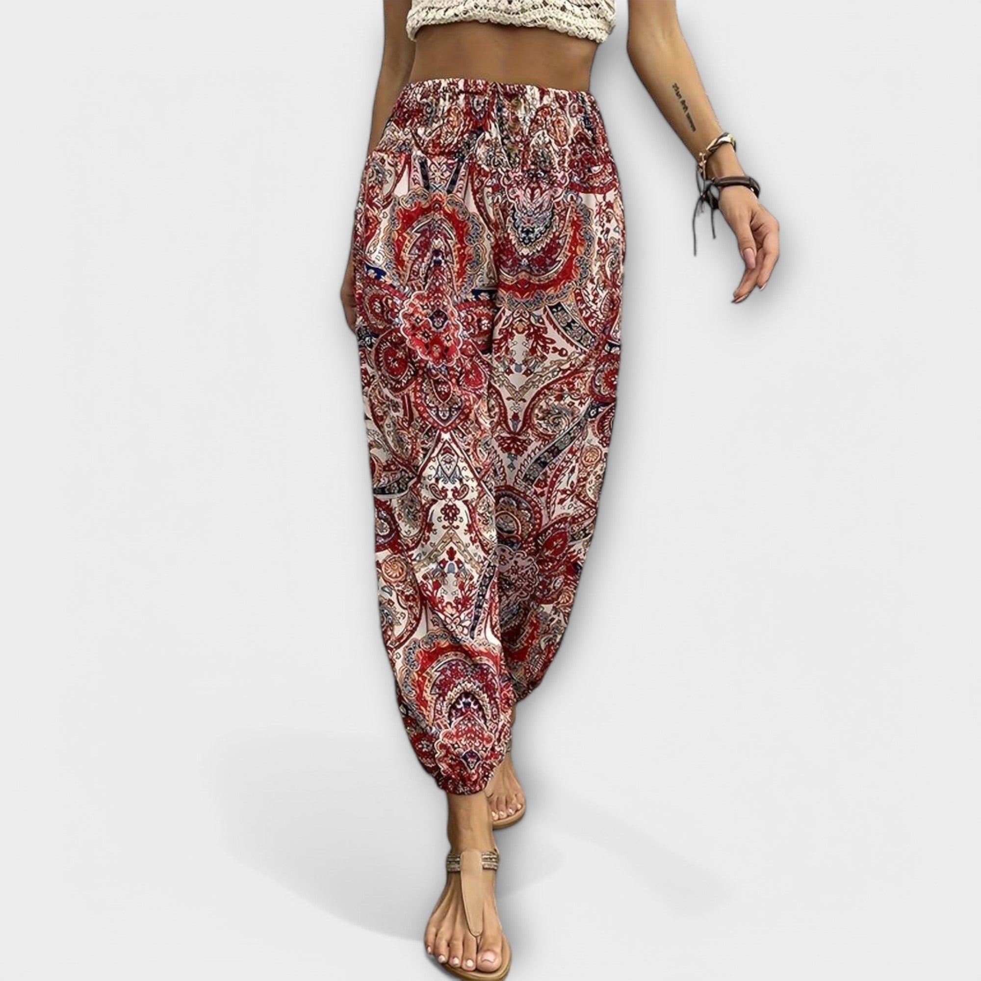 Scarlett Hose mit ethnischer Paisley-Grafik, bunte Haremform mit weitem Bein