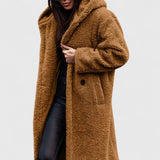 Lange Jacke mit Teddy-Felloptik, Reverskragen und Knopfverschluss, goldbraun.