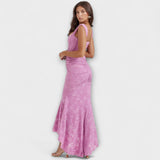 Langes Korsettkleid in Rosa mit Trägern, markierter Taille und ausgestelltem Rock