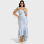 Helles himmelblaues langes Korsettkleid mit geraffter Taille und geschichtetem, kurzem Saum