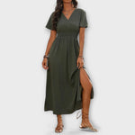 Olivenfarbenes Boho-Maxikleid mit V-Ausschnitt, kurzen Ärmeln und langem Rock mit Schlitz