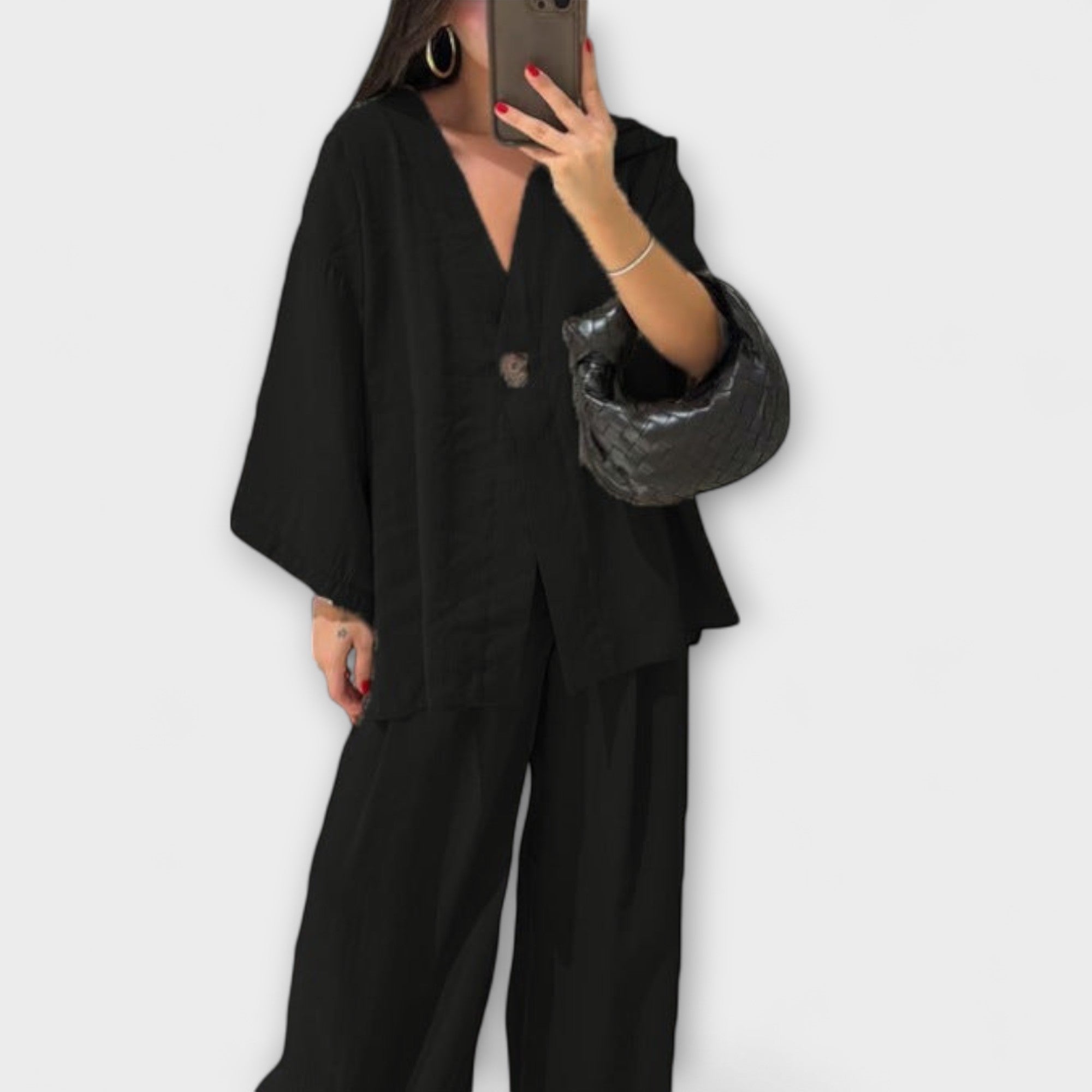 Schwarzes V-Ausschnitt-Top und weite Hose im Set, drapierter Look