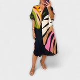 Lässiges Kleid mit mehrfarbigem Blätterdruck, V-Ausschnitt, kurze Ärmel