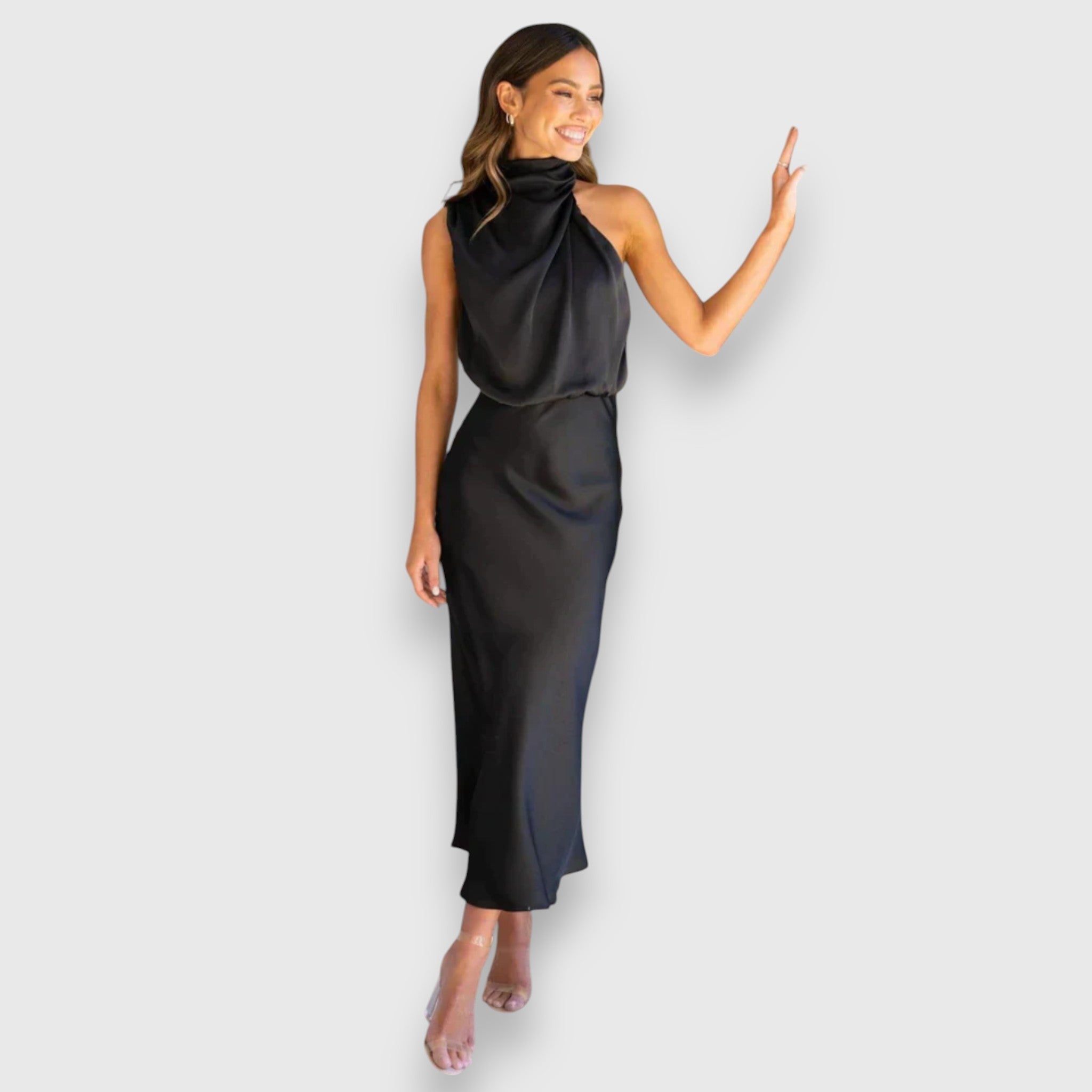 Schwarzes Satin-Kleid mit drapiertem Halstuchkragen, ärmellos und Midi-Saum