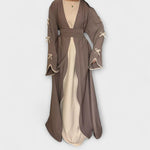 Cardigan-Kleid Duo in Taupe mit Schleifenverzierung, beiger Einsatz und Taillengürtel