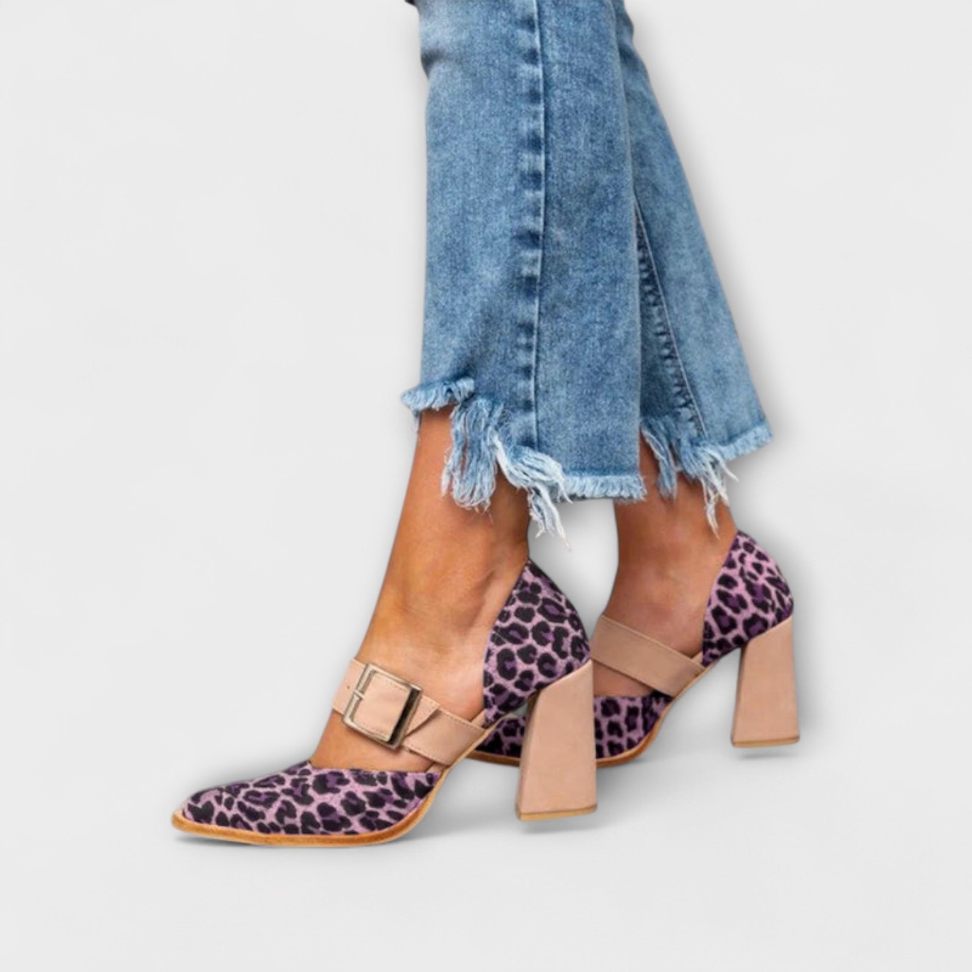 Lila Absatzsandalen mit Leopardenmuster, Riemen mit Schnalle, Blockabsatz