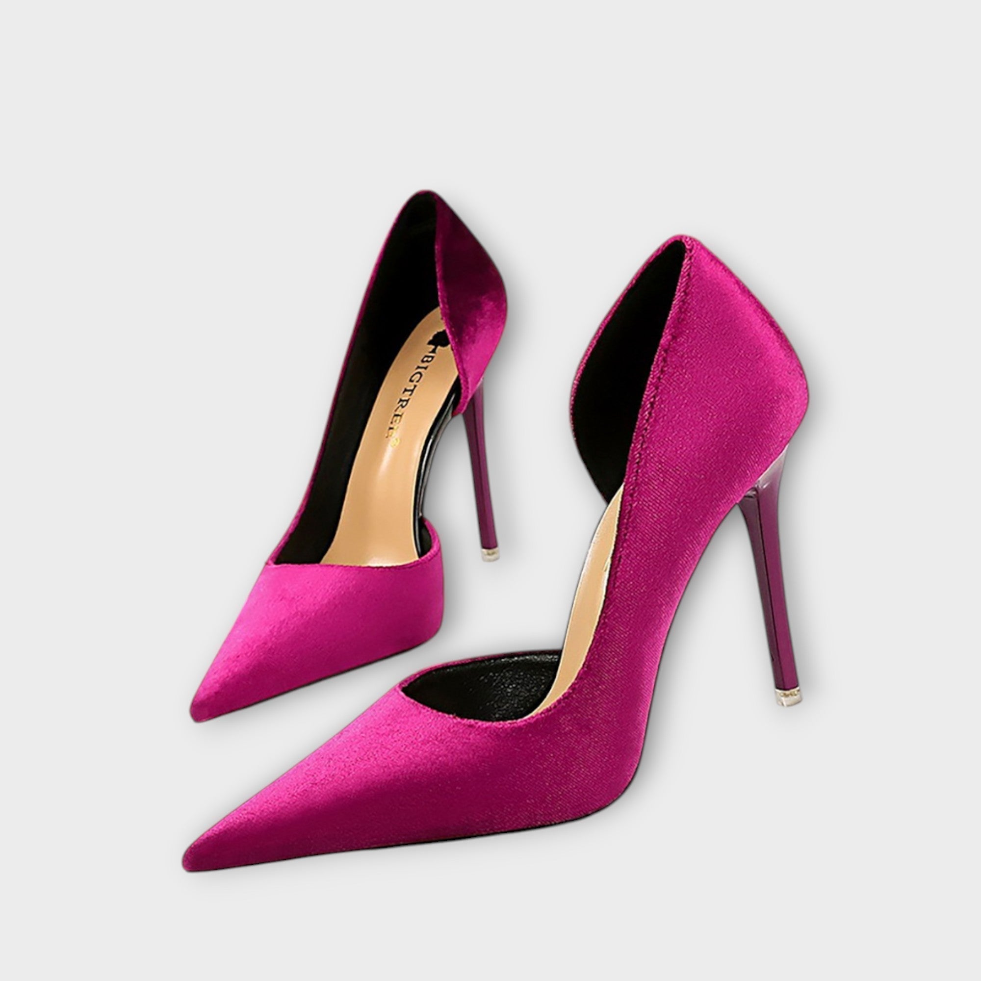 Samt-Stiletto-Pumps mit spitzem Zeh, fuchsiafarbenem Obermaterial und schmalen Absätzen