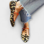 Ballerinas mit spitzer Spitze, Leopardenmuster, orangefarbener Zierkante