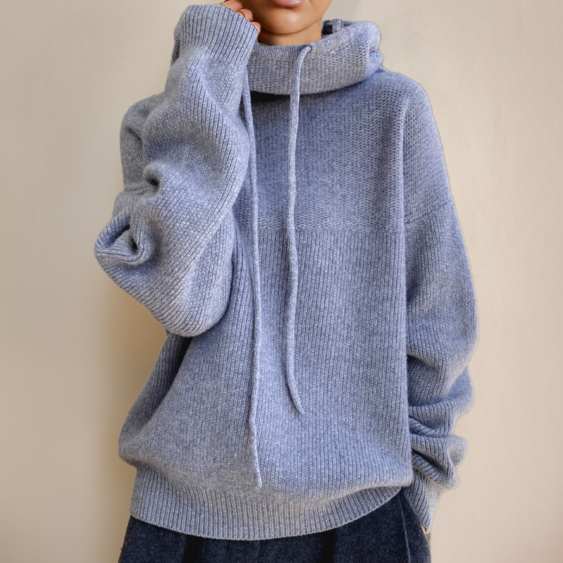 Hellblauer Strickpullover mit Kapuze und Kordelzug, gerippter Saum und Bündchen