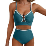 Figurformender Bikini Blaugrün, gerippt mit kontrastierender Einfassung und Mittelband