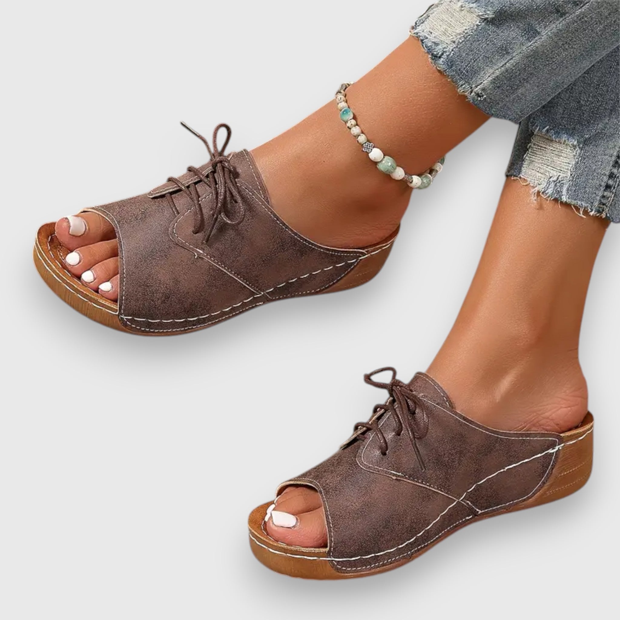 Vintage Stil Sandalen in Dunkelbraun, offene Zehen, Schnürung, hellbraune Sohle