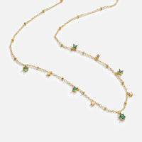 Marthe – Goldkette mit grünem Schmuckanhänger