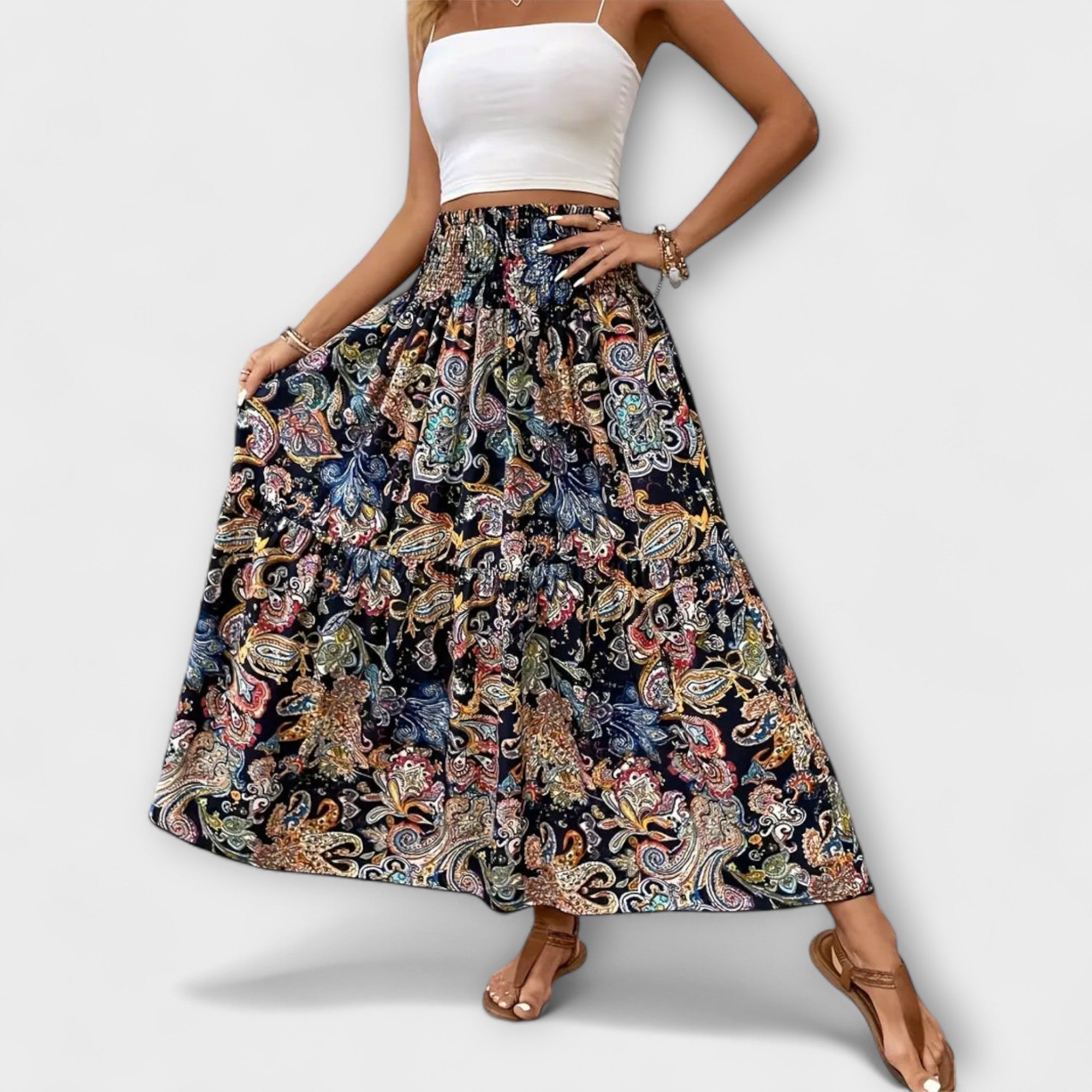 Weit schwingender Rock mit Paisley-Muster in Schwarz und Bunt, elastischer Bund