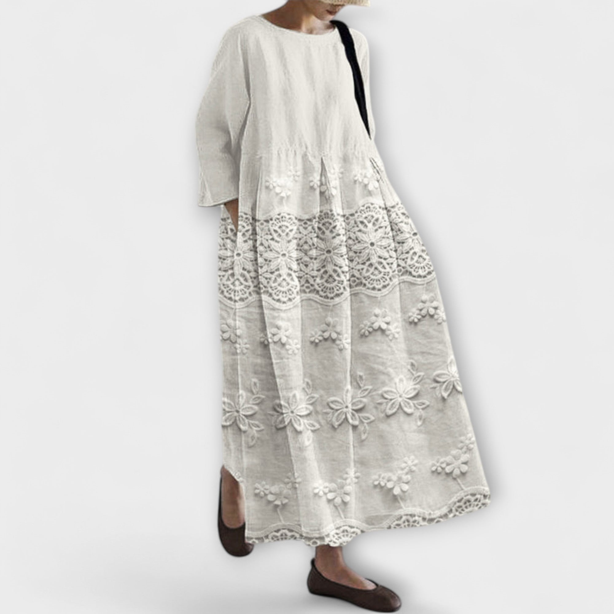 Beiges Spitzenmuster-Kleid mit A-Linien-Schnitt, Rundhalsausschnitt und 3/4-Ärmeln