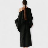 Kimono-Kleid aus Leinen-Baumwolle in Schwarz, Rückansicht mit breiten Armausschnitten