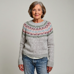 Grauer Strickpullover mit Rundhals und buntem Norweger-Muster am Bund