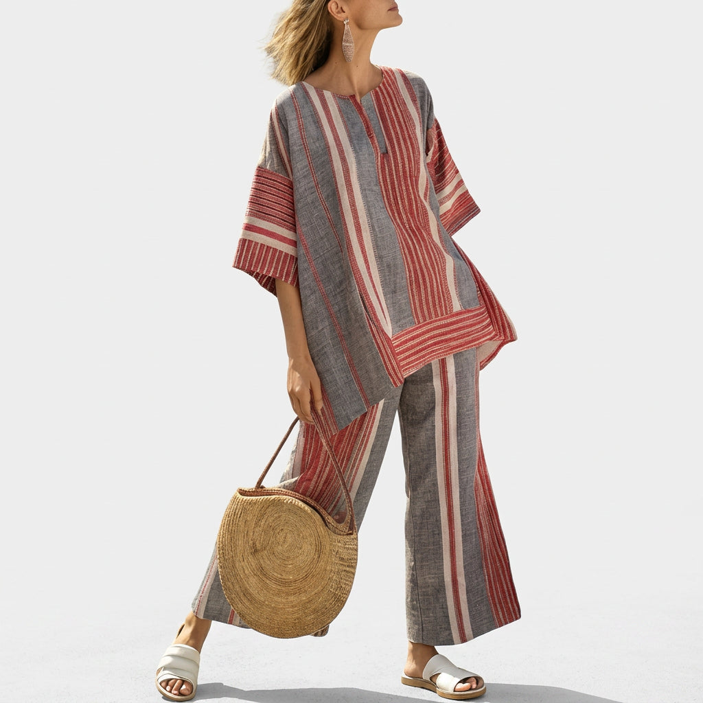 Gestreiftes Oversize-Set aus weitem Oberteil und Hose, grau-rot mit Rundhalsausschnitt